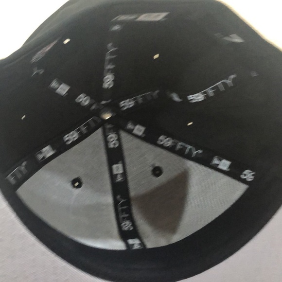 New hat never been worn and it is black - Picture 4 of 4